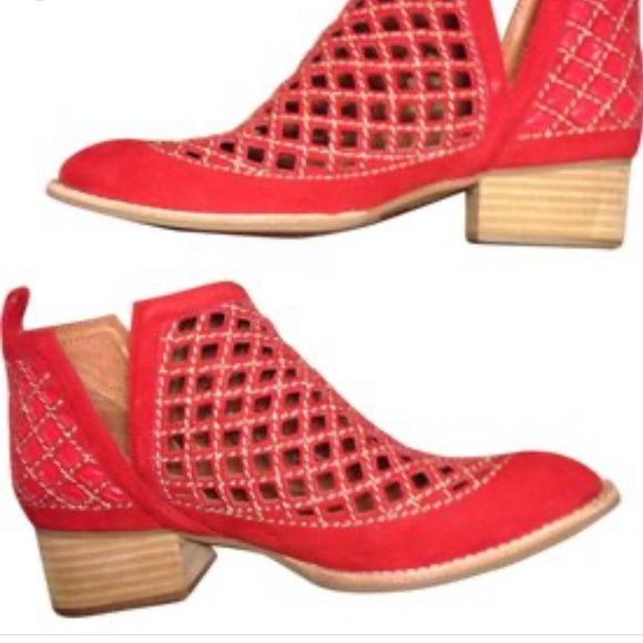 Jeffrey Campbell Shoes - Jeffrey Campbell taggart booties